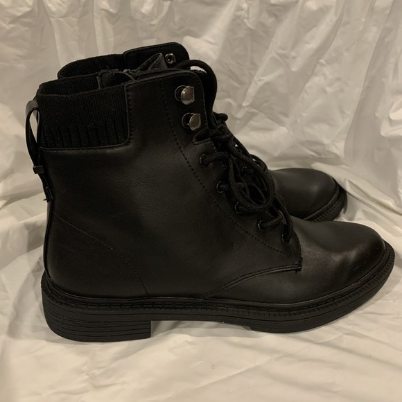 Kenneth Cole Reaction Boots, Women's 7.5, Black, Wills Lug Lace Up, Zippered - Picture 3 of 7